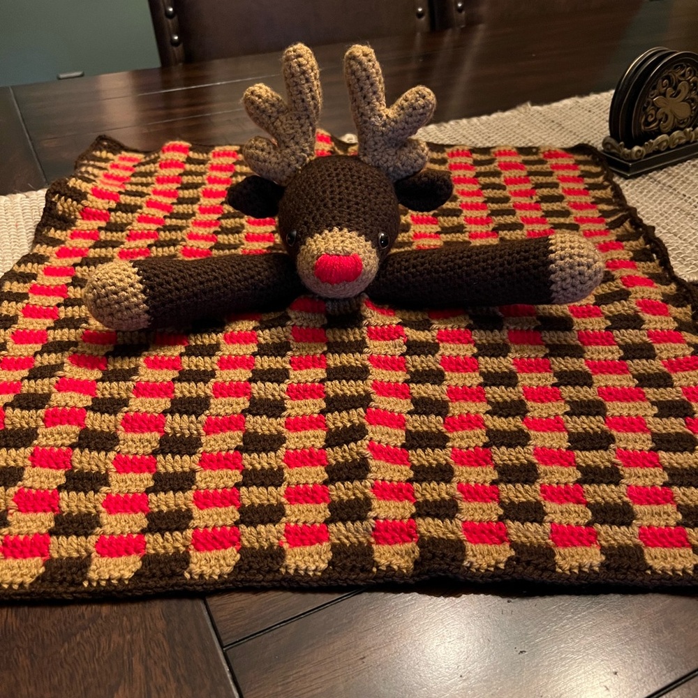 Reindeer lovey 20” x 20”